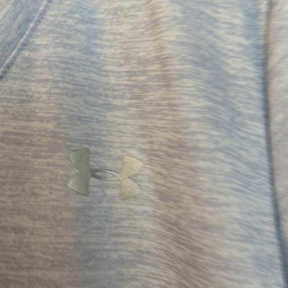 Under Armour women’s Heather Gray V-Neck Tee - Picture 2 of 4
